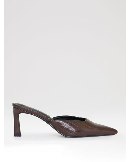Threadbare Brown Closed Toe Kitten Heels