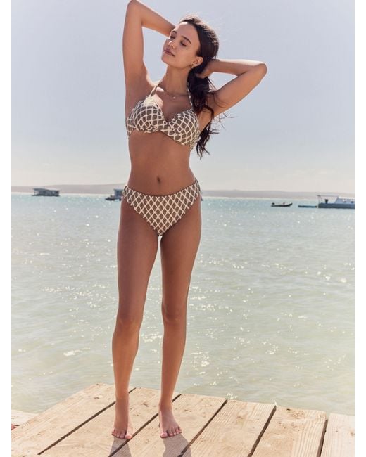 Next Natural Wattiertes Bikini-Oberteil Mit Tiefem Ausschnitt Und Bügeln85Dd/E