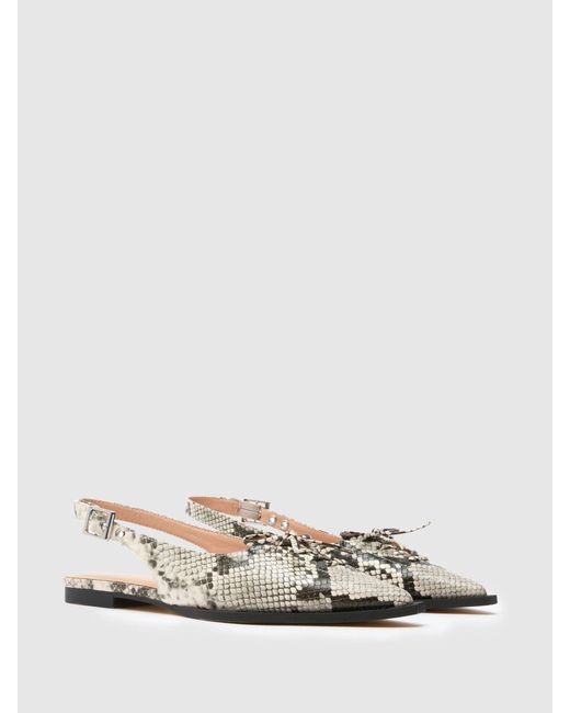 Schuh White Lorie Point Hardware Flat Shoes