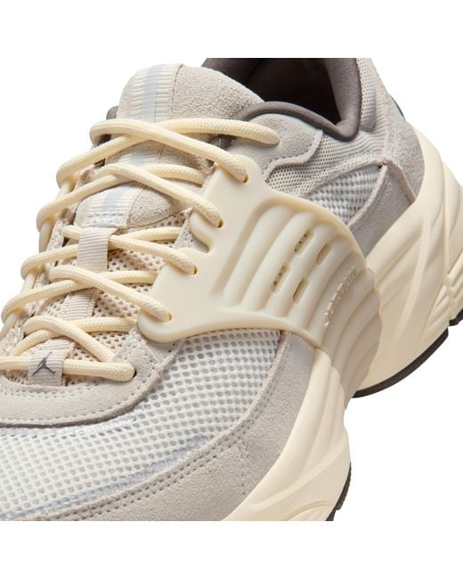 Nike White Trunner O/S Shoes for men