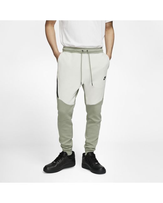 Nike Sportswear Tech Fleece Joggers in Green for Men | Lyst UK