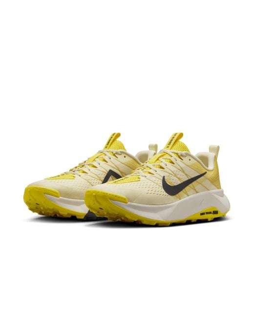 Nike Yellow Wildhorse 10 Trail Running Shoes for men