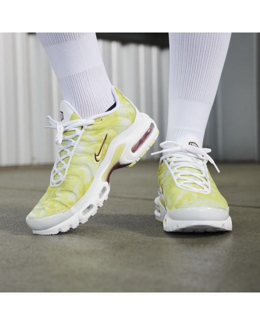 Scarpa air max plus di Nike in Yellow
