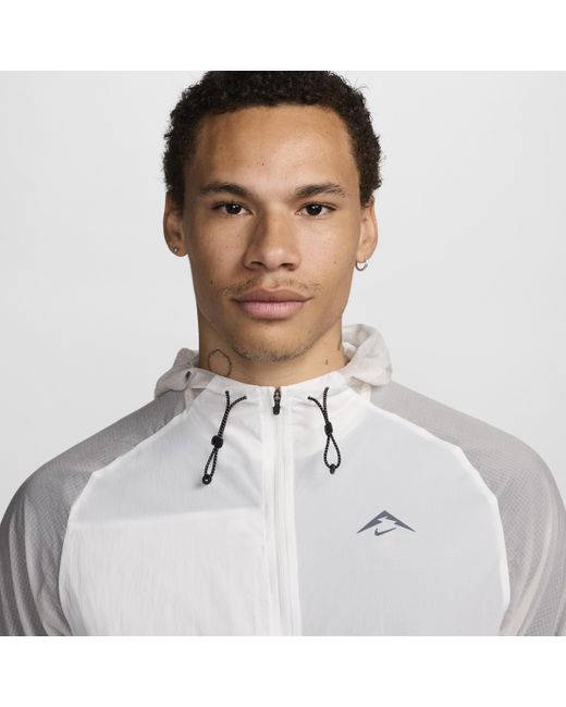 Giacca da running trail aireez di Nike in White da Uomo