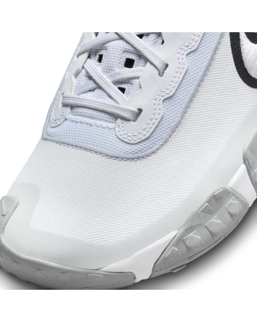 Nike White Air Diamond Varsity Turf Baseball Shoes for men