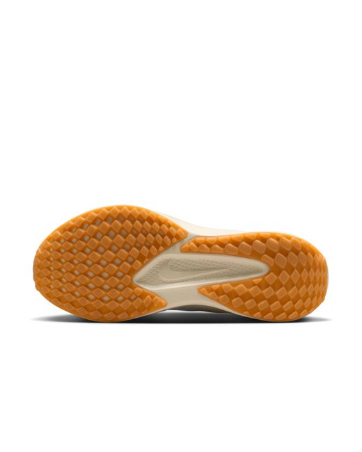 Nike White Quest 6 Road Running Shoes