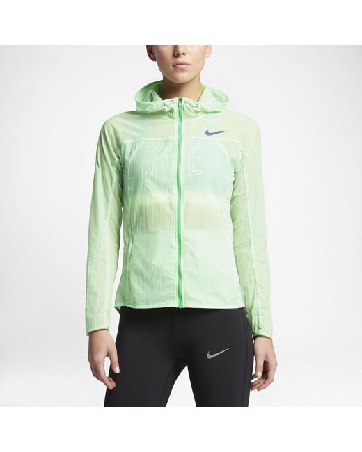 Nike Impossibly Light Women's Running Jacket in Green | Lyst