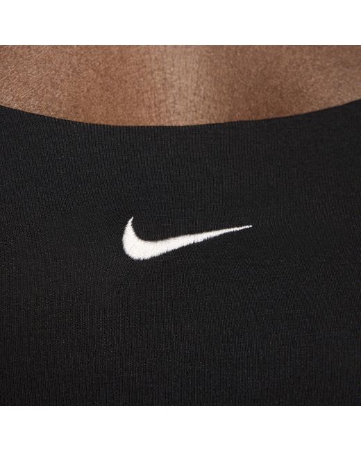Canotta aderente con spalline sottili sportswear chill knit di Nike in Black