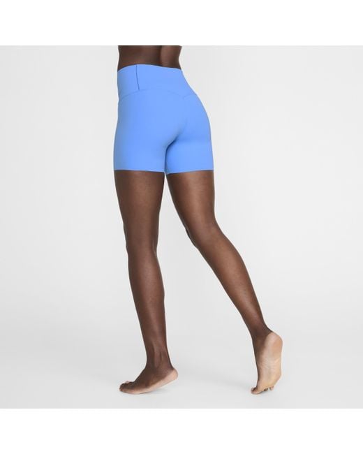 Shorts da ciclista 13 cm a vita alta e sostegno leggero zenvy di Nike in Blue