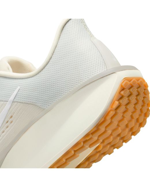 Nike White Quest 6 Road Running Shoes