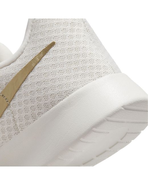 Nike Tanjun Easyon Shoes in White | Lyst