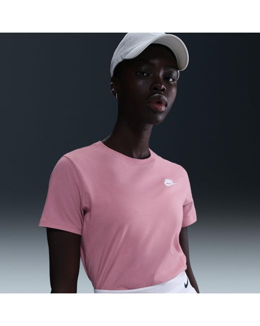 Nike Sportswear Club Essentials T-Shirt in Pink | Lyst UK