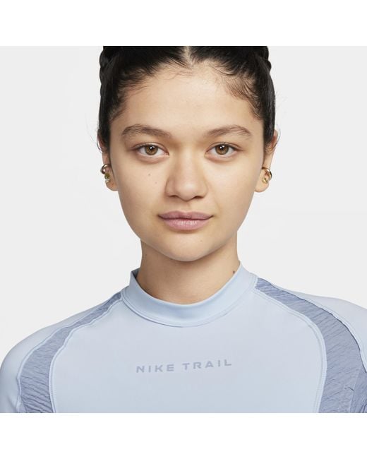 Maglia da running a manica lunga dri-fit trail di Nike in Blue