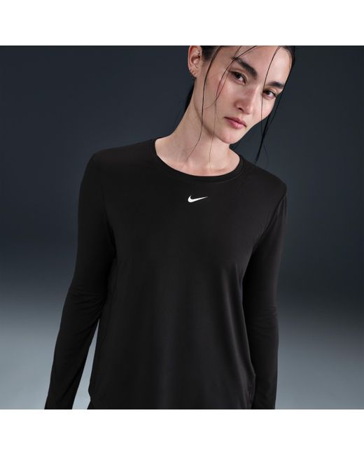Nike One Classic Dri-Fit Damestop Met Lange Mouwen in het Black