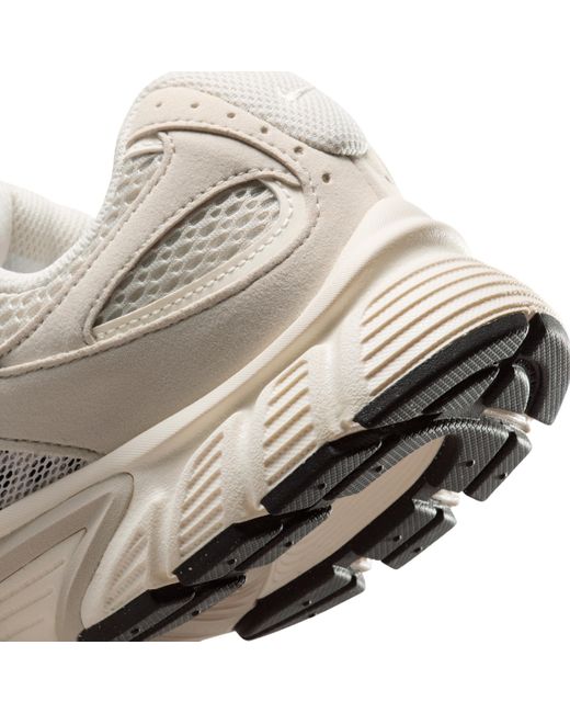 Nike White V5 Rnr Shoes