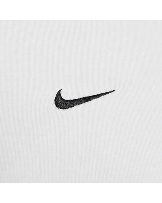T-shirt sportswear chill knit di Nike in White