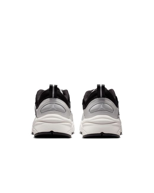 Nike Brown Trunner O/S Shoes for men