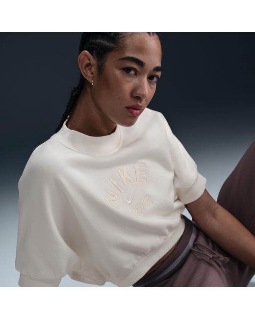 Top Corto A Girocollo di Nike in Gray