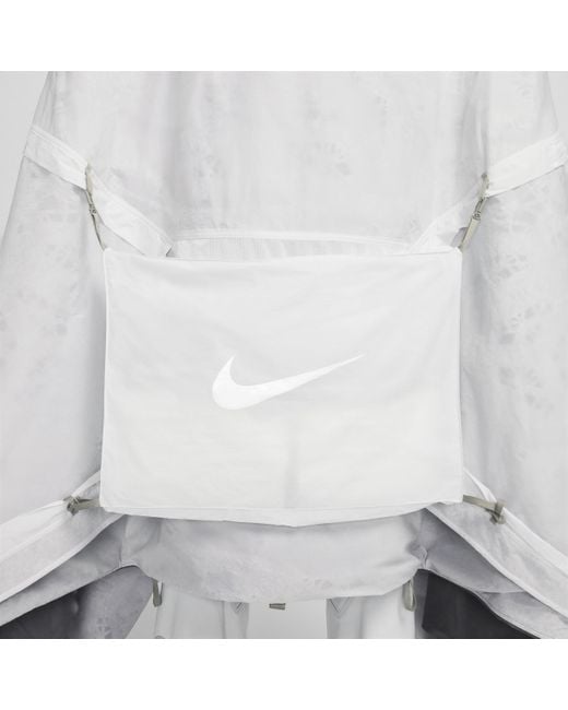 Nike Gray Ispa Metamorph Poncho