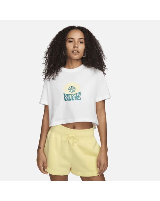 T-shirt sportswear di Nike in White
