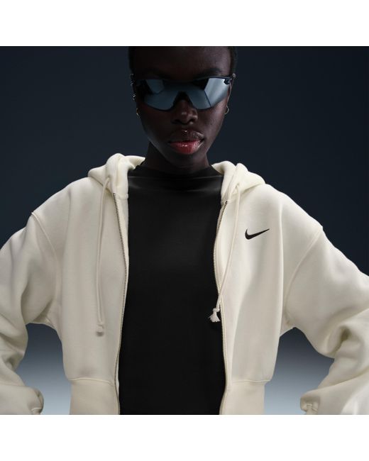 white nike cropped hoodie