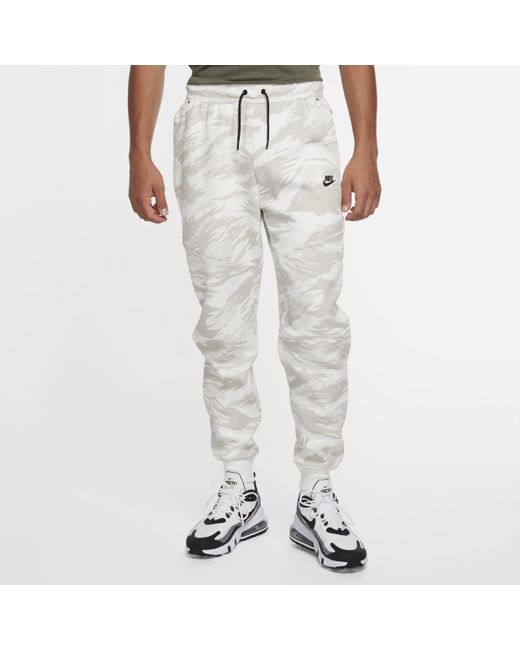 Pantaloni jogger camo stampati Tech Fleece da Uomo di Nike in Bianco | Lyst