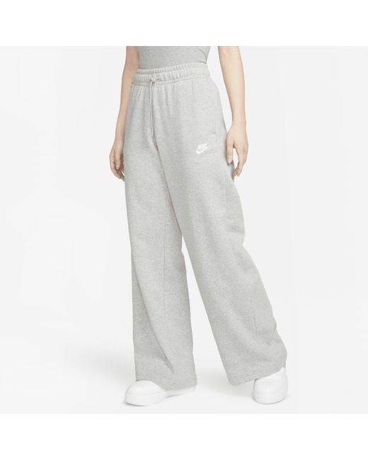 Nike Sportswear Club Fleece Mid-rise Wide-leg Sweatpants in Gray