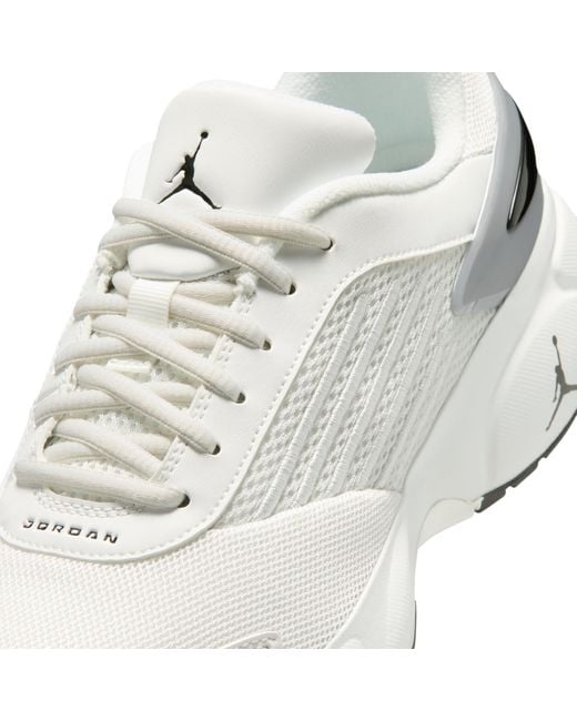 Nike White Trunner Flow Shoes