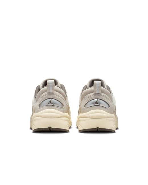 Nike White Trunner O/S Shoes for men