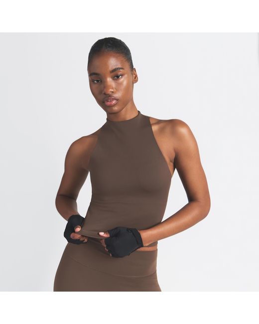 SKIMS ブラックハートカットアウト タンクトップ Nike Skims Matte Mock-Neck Racerback Tank Top in Brown | Lyst
