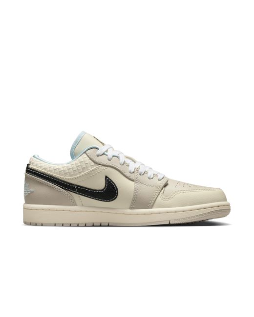 Nike Natural Nike Air 1 Low Se Shoes