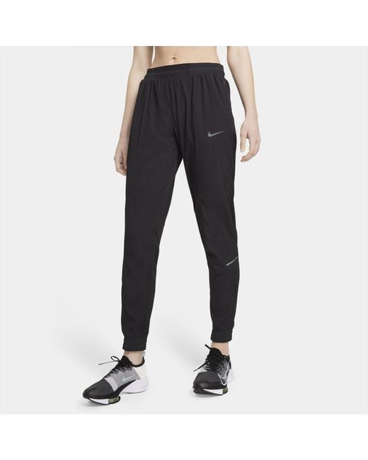 Nike Run Division Swift Packable Running Pants in Black