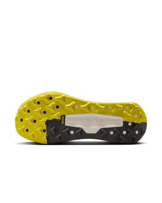 Nike Yellow Wildhorse 10 Trail Running Shoes for men