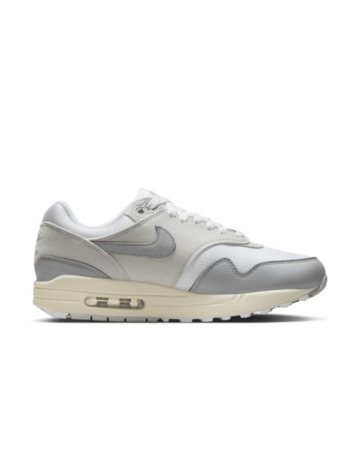 Nike White Air Max 1 '87 Shoes