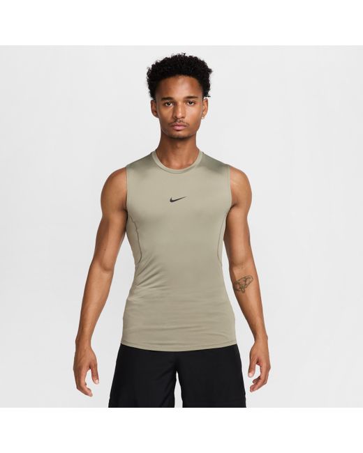 Nike Pro Dri-Fit Strakke, Mouwloze Fitnesstop Voor in het Green voor heren