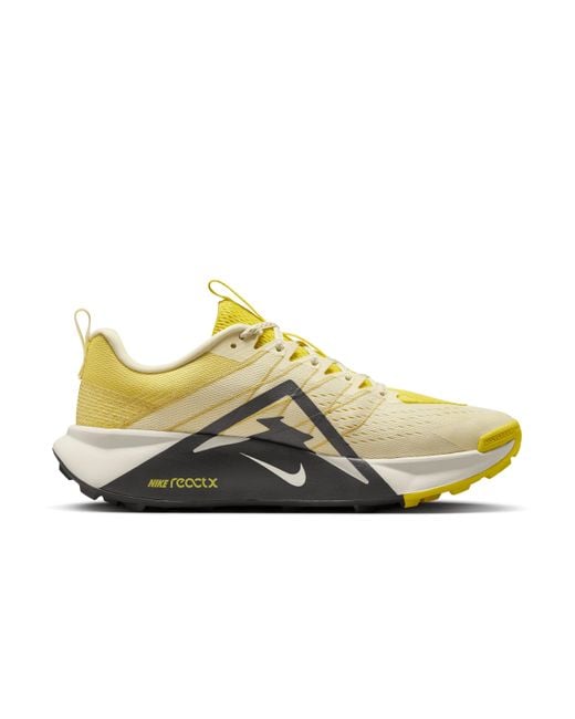 Nike Yellow Wildhorse 10 Trail Running Shoes for men