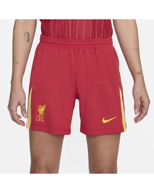 Shorts da calcio replica dri-fit liverpool fc 2023/24 stadium da donna di Nike in Red