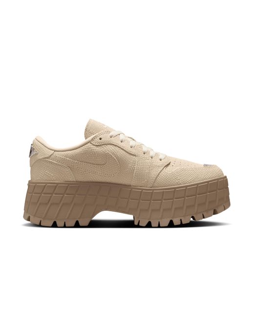 Chaussure Air 1 Brooklyn Low Pour Femme Nike en coloris Brown