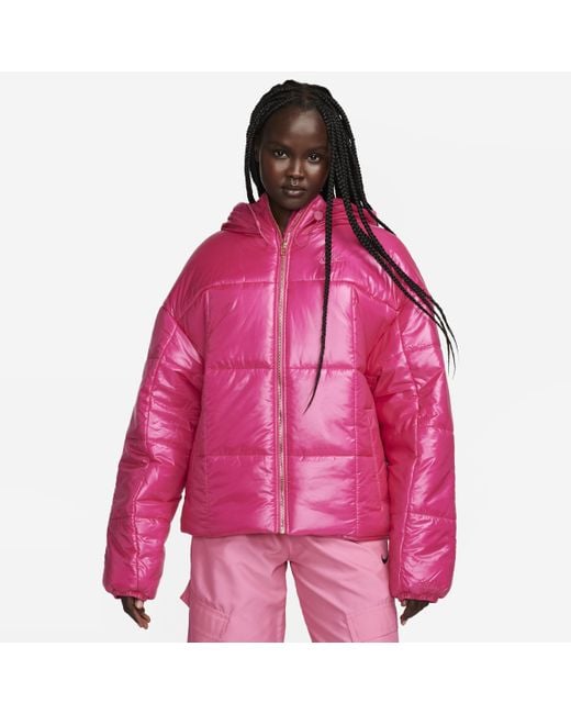 Nike Sportswear Classic Puffer Shine Therma-fit Loose Jacket in Pink