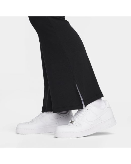 Leggings svasati aderenti con mini-costine sportswear chill knit di Nike in Black