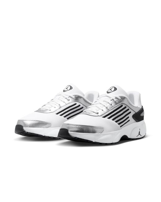 Nike White Trunner Flow Shoes for men