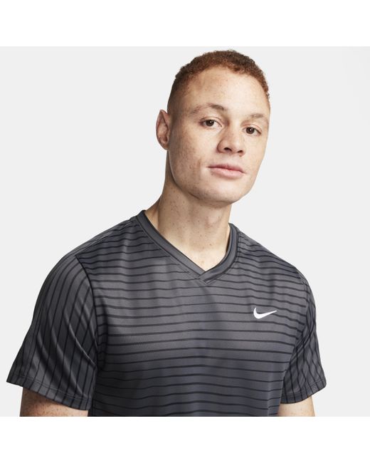 Maglia da tennis court dri-fit victory di Nike in Gray da Uomo