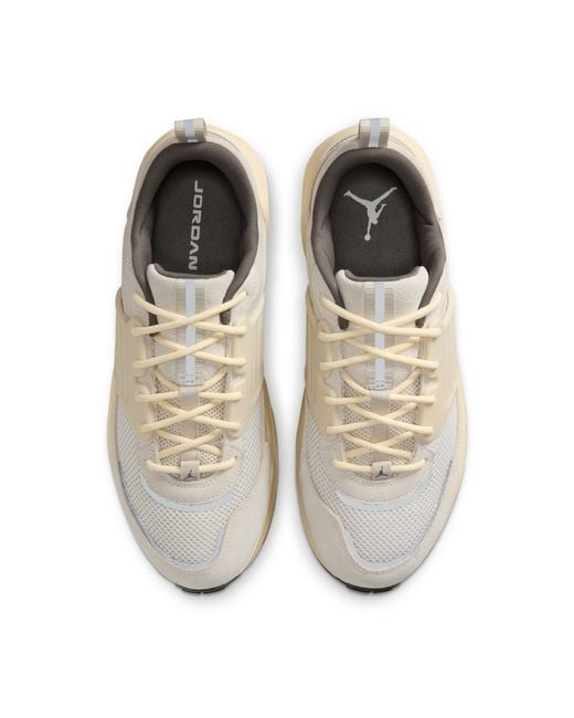 Nike White Trunner O/S Shoes for men