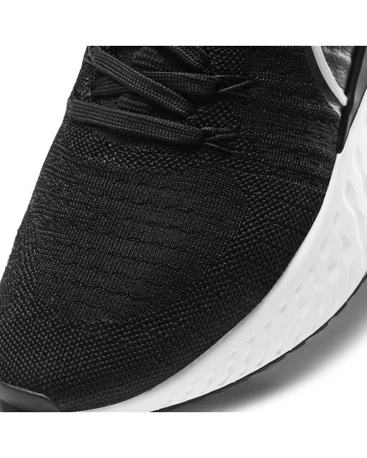 running shoes flyknit