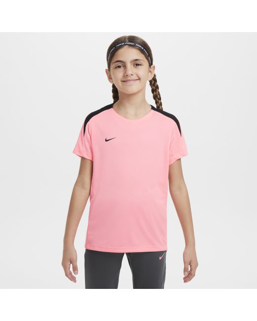 Maglia da calcio a manica corta dri-fit strike di Nike in Pink