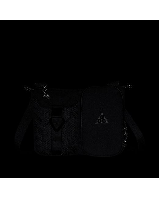 Nike Acg Daymax Crossbody Bag (3L) in Black | Lyst