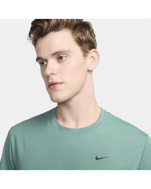 Maglia da running a manica corta dri-fit adv running division di Nike in Green da Uomo