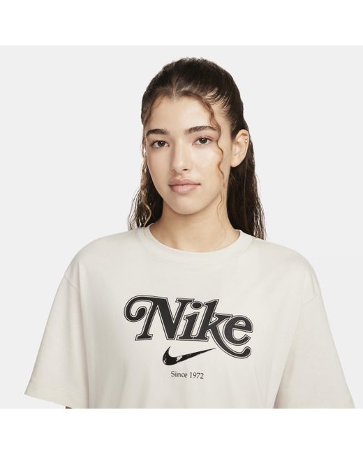 Nike Sportswear T-shirt in het Natural