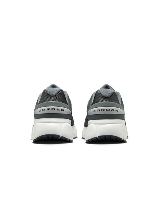Nike Gray Trunner Flow Shoes for men