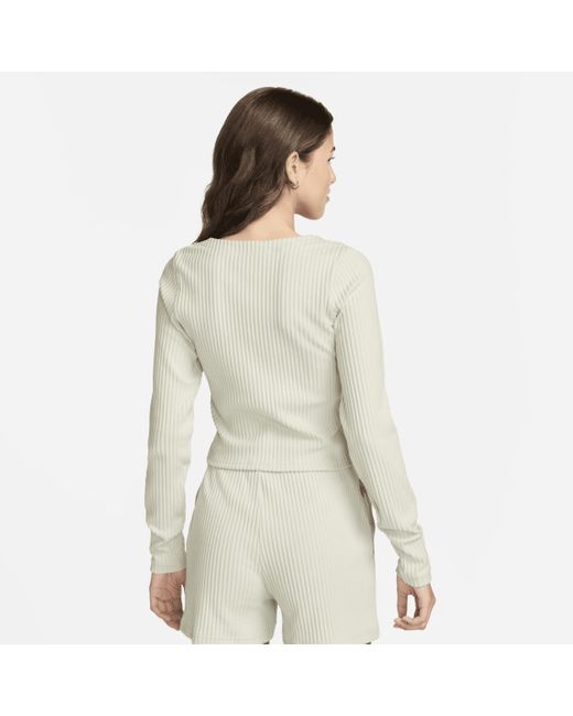 Cardigan slim a costine con zip a tutta lunghezza sportswear chill knit di Nike in White